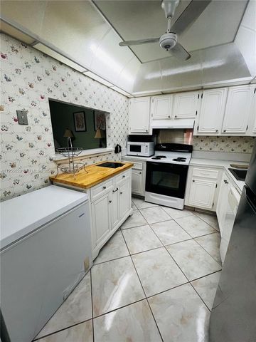 3821 Environ Blvd 406, Lauderhill, FL 33319