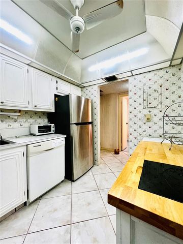 3821 Environ Blvd 406, Lauderhill, FL 33319