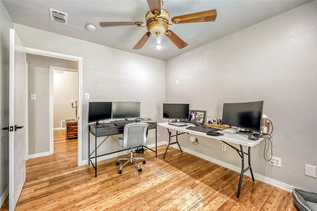 304 Valley Forge Lane, Arlington, TX 76002