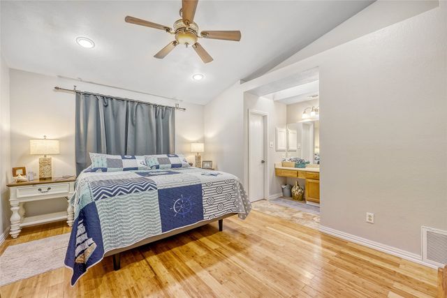 304 Valley Forge Lane, Arlington, TX 76002