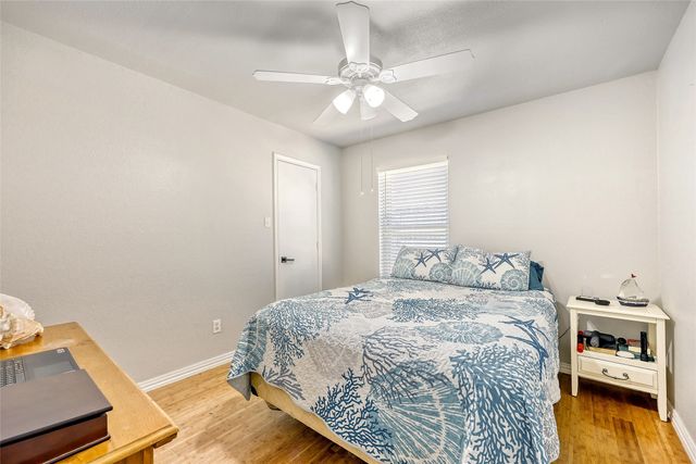 304 Valley Forge Lane, Arlington, TX 76002