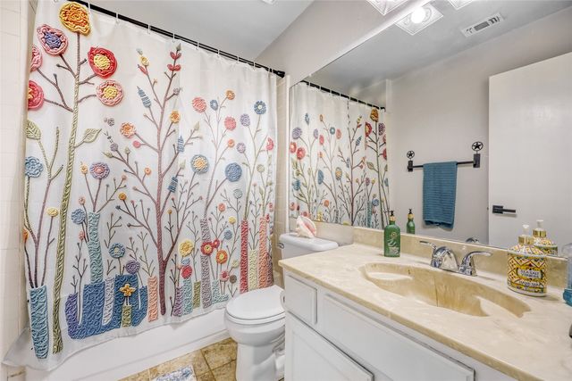 304 Valley Forge Lane, Arlington, TX 76002