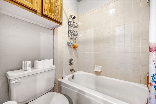 304 Valley Forge Lane, Arlington, TX 76002