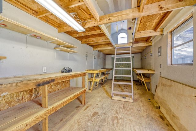 304 Valley Forge Lane, Arlington, TX 76002