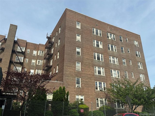 84-49 168th Street 4S, Jamaica Hills, NY 11432