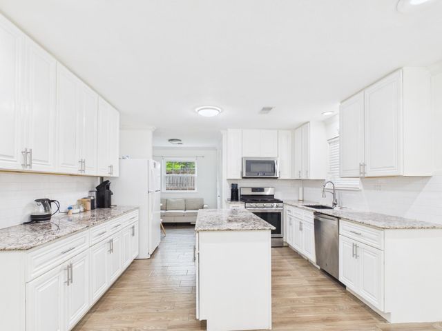 6226 Reamer Street, Houston, TX 77074