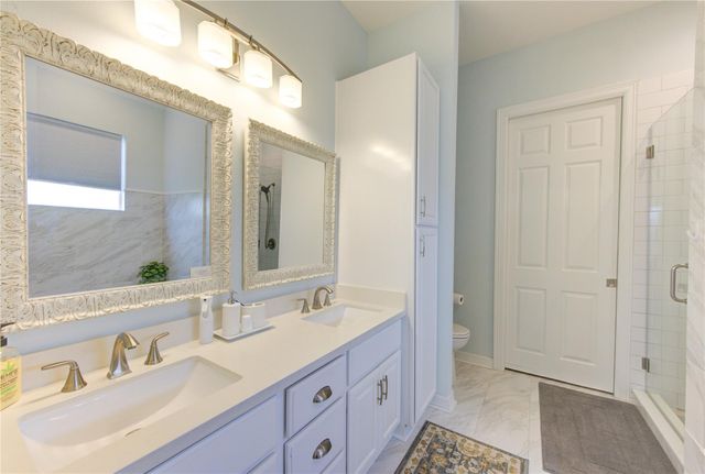 2006 Lynn Street, El Campo, TX 77437