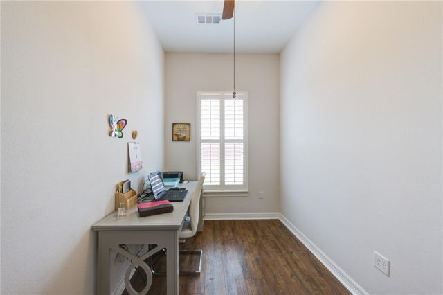 2006 Lynn Street, El Campo, TX 77437