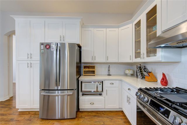 2006 Lynn Street, El Campo, TX 77437