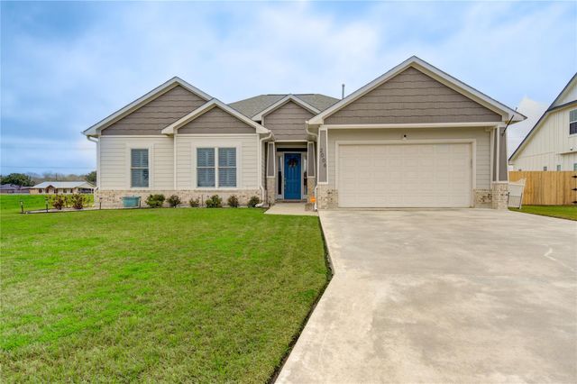 2006 Lynn Street, El Campo, TX 77437