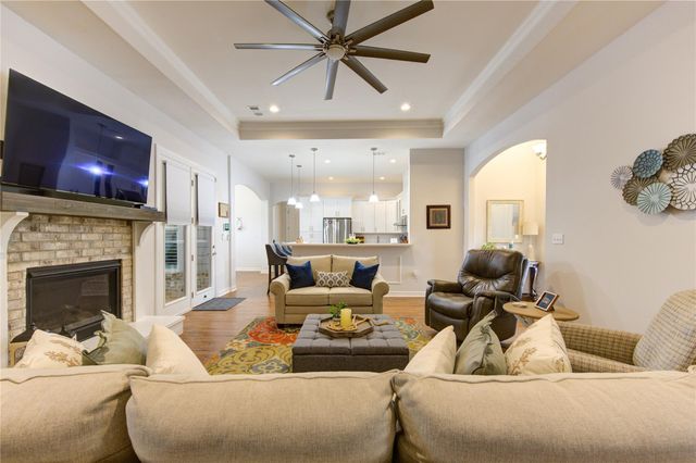 2006 Lynn Street, El Campo, TX 77437