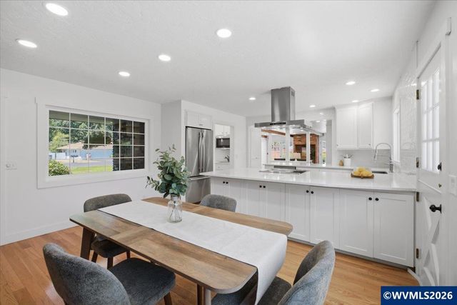 2715 Park Ter SW, Albany, OR 97321