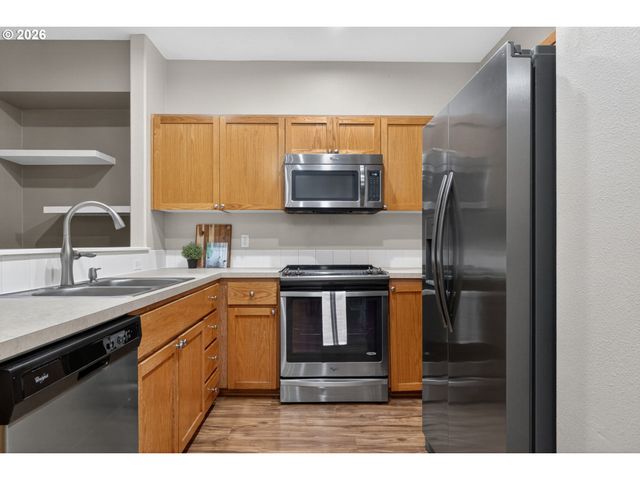 6434 Sw VINWOOD Ter, Beaverton, OR 97078