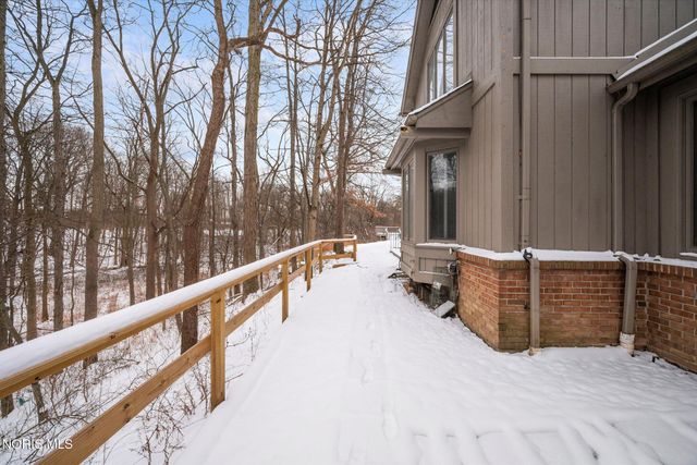 36 Wolfridge Drive, Holland, OH 43528