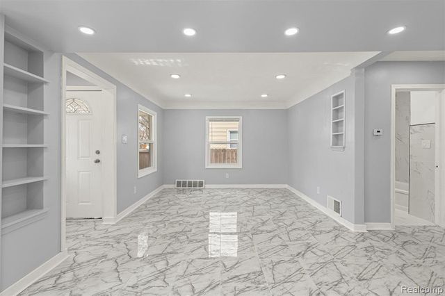 7634 Warwick Street, Detroit, MI 48228