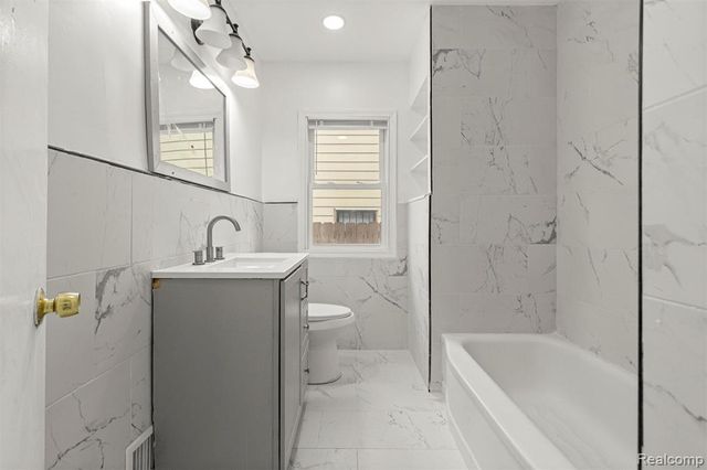 7634 Warwick Street, Detroit, MI 48228