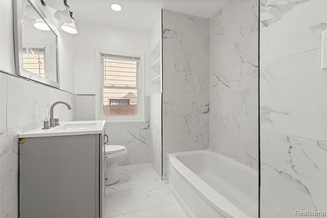 7634 Warwick Street, Detroit, MI 48228