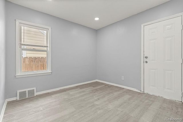 7634 Warwick Street, Detroit, MI 48228