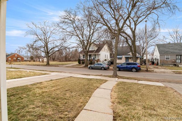 7634 Warwick Street, Detroit, MI 48228