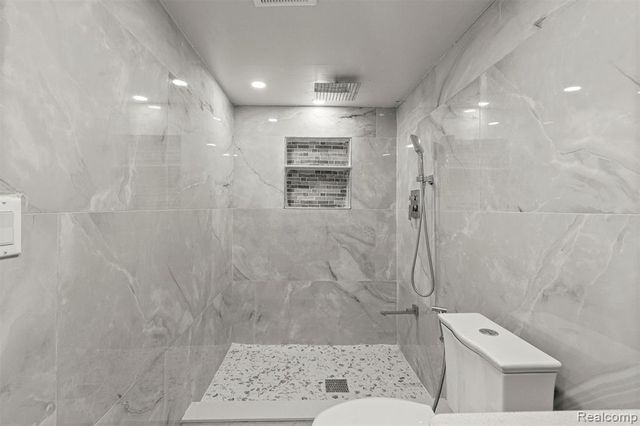 7634 Warwick Street, Detroit, MI 48228