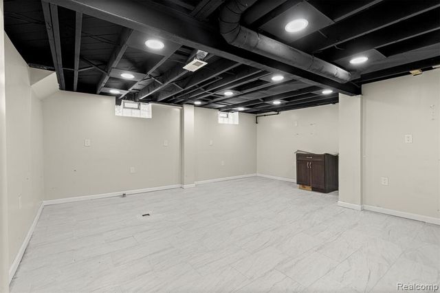 7634 Warwick Street, Detroit, MI 48228