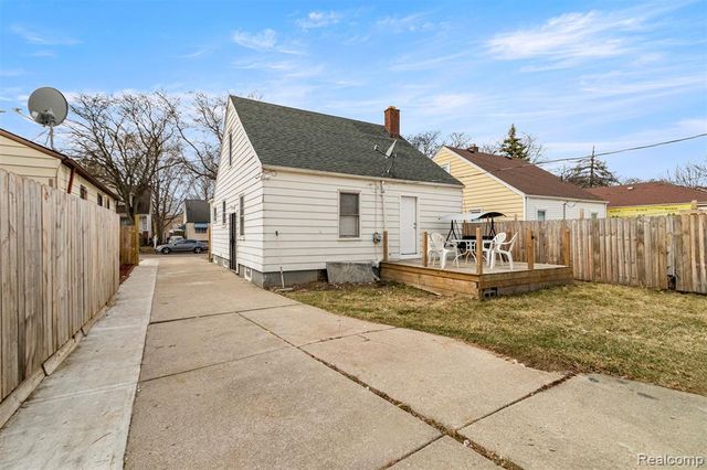 7634 Warwick Street, Detroit, MI 48228