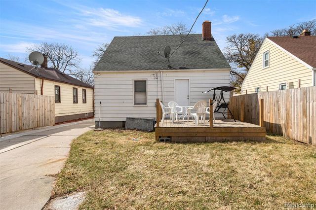 7634 Warwick Street, Detroit, MI 48228