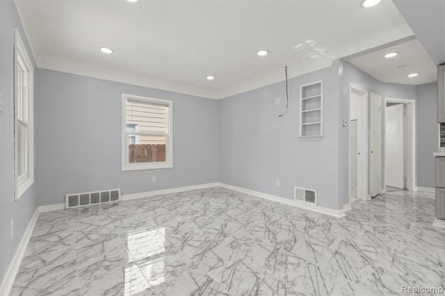 7634 Warwick Street, Detroit, MI 48228