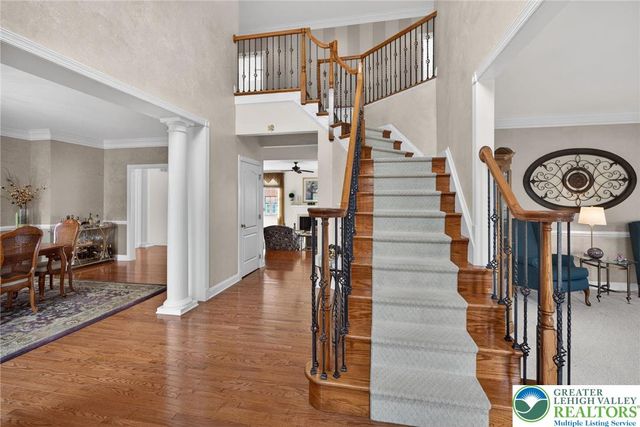 209 Donato Court, Bushkill Twp, PA 18064