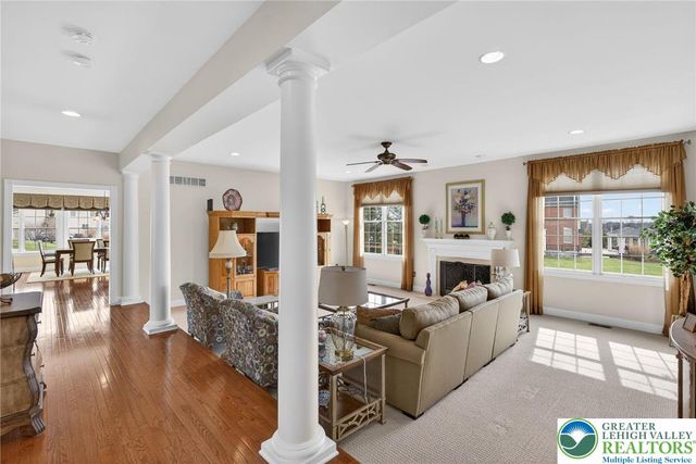 209 Donato Court, Bushkill Twp, PA 18064