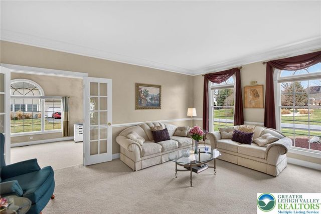 209 Donato Court, Bushkill Twp, PA 18064