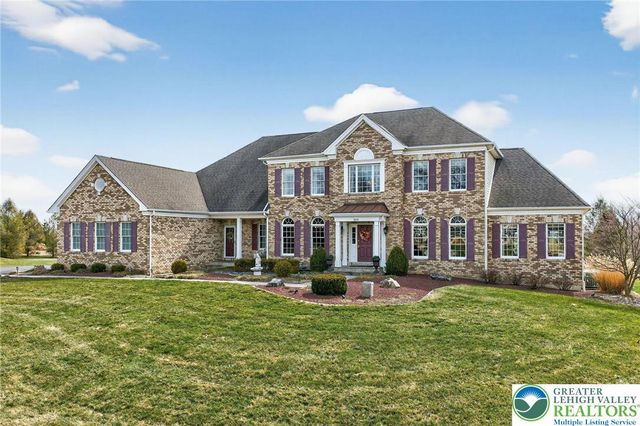 209 Donato Court, Bushkill Twp, PA 18064