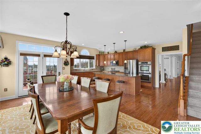 209 Donato Court, Bushkill Twp, PA 18064