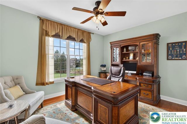 209 Donato Court, Bushkill Twp, PA 18064