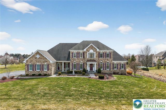 209 Donato Court, Bushkill Twp, PA 18064