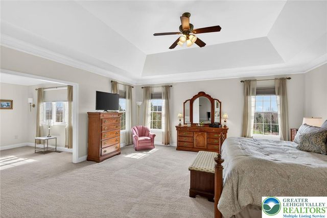 209 Donato Court, Bushkill Twp, PA 18064