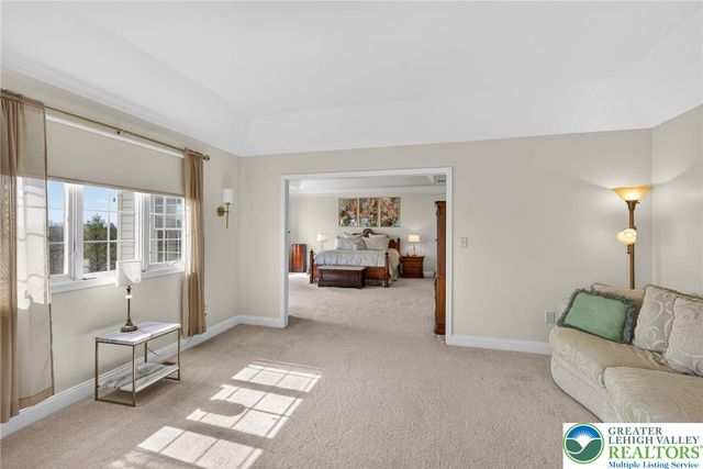 209 Donato Court, Bushkill Twp, PA 18064