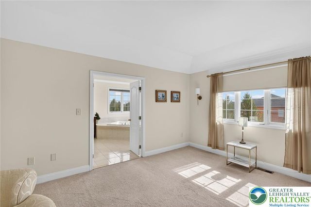 209 Donato Court, Bushkill Twp, PA 18064