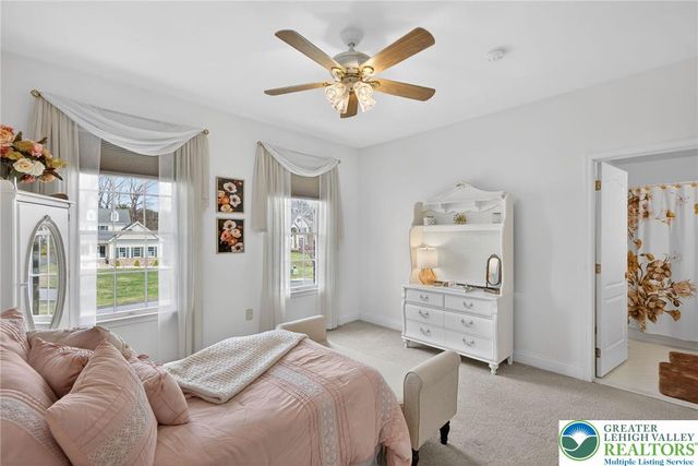 209 Donato Court, Bushkill Twp, PA 18064