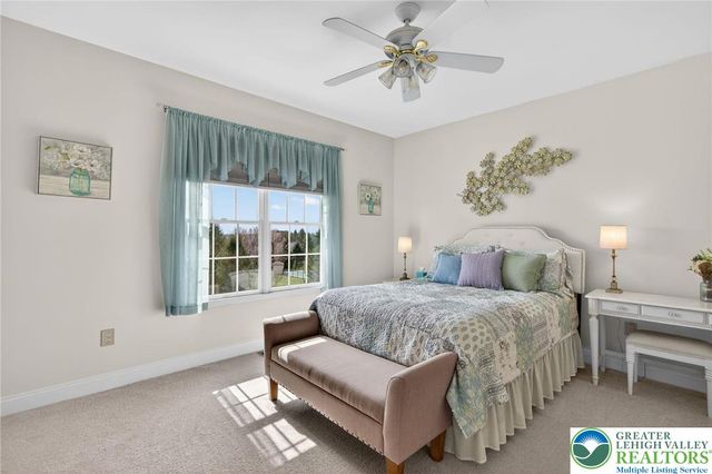 209 Donato Court, Bushkill Twp, PA 18064