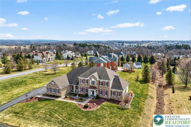 209 Donato Court, Bushkill Twp, PA 18064