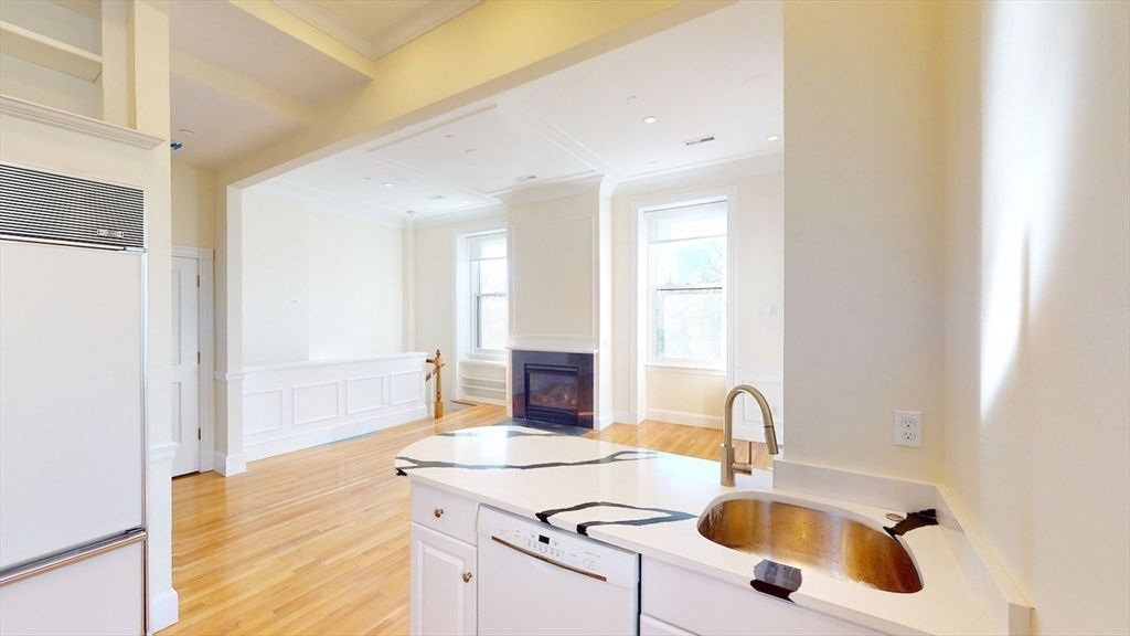 22 Beacon St. 2, Boston, MA 02108