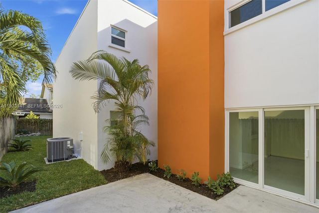 1045 SW 25th Avenue, Miami, FL 33135
