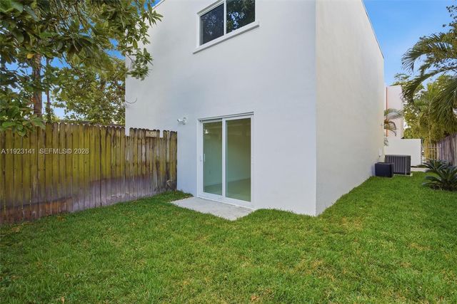 1045 SW 25th Avenue, Miami, FL 33135