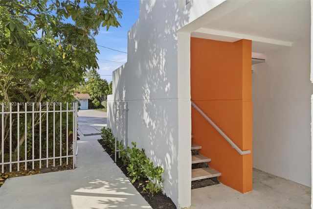 1045 SW 25th Avenue, Miami, FL 33135
