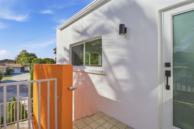1045 SW 25th Avenue, Miami, FL 33135