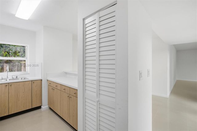 1045 SW 25th Avenue, Miami, FL 33135