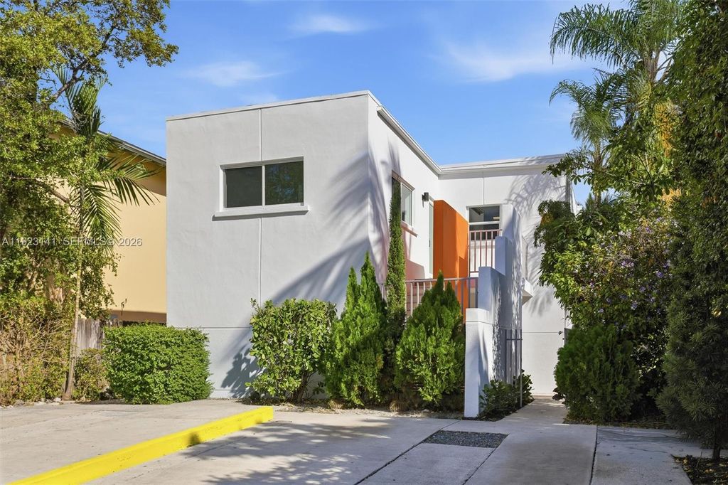 1045 SW 25th Avenue, Miami, FL 33135