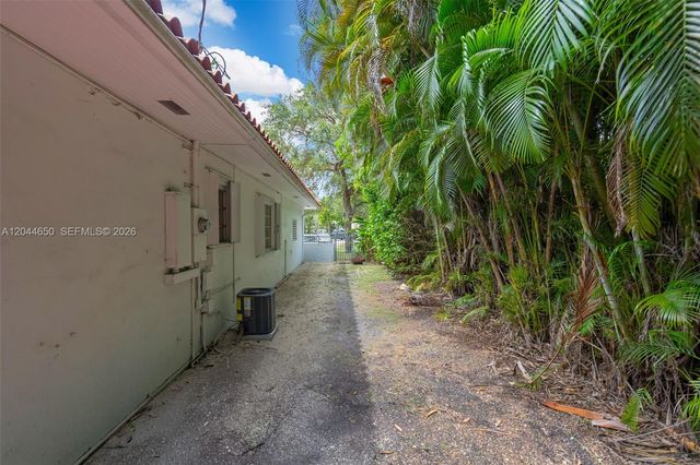 1439 Miller Rd, Coral Gables, FL 33146
