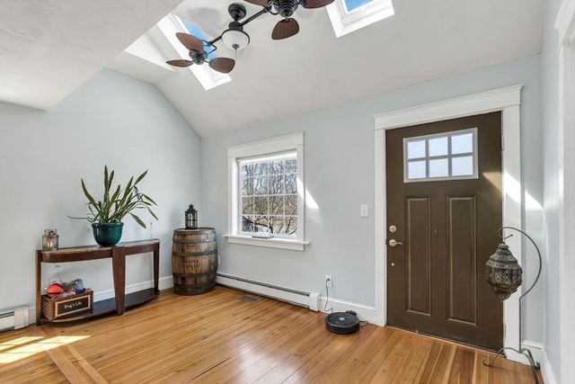 478 Fall River Ave, Seekonk, MA 02771